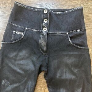 Beautiful high waisted, FREDDY jeans